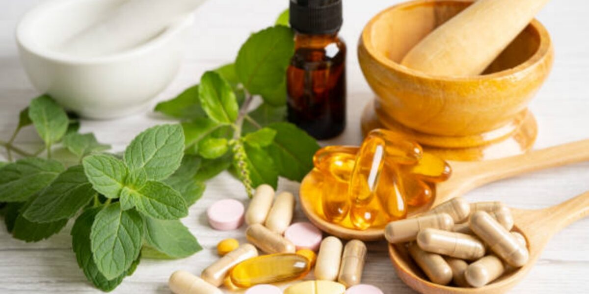 Liquid vs. Powder Supplements: Understanding the Differences and Maximizing Cost Savings