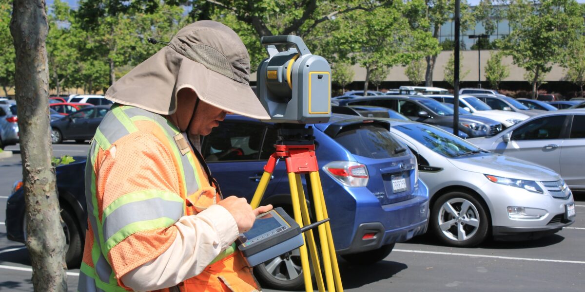 Surveyor’s Guide to Choosing the Right Research Method for Accurate Data Collection
