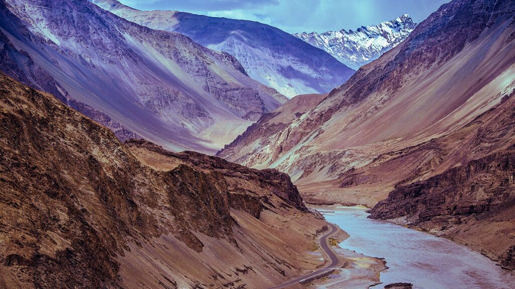 lakes and rivers in Kashmir valley