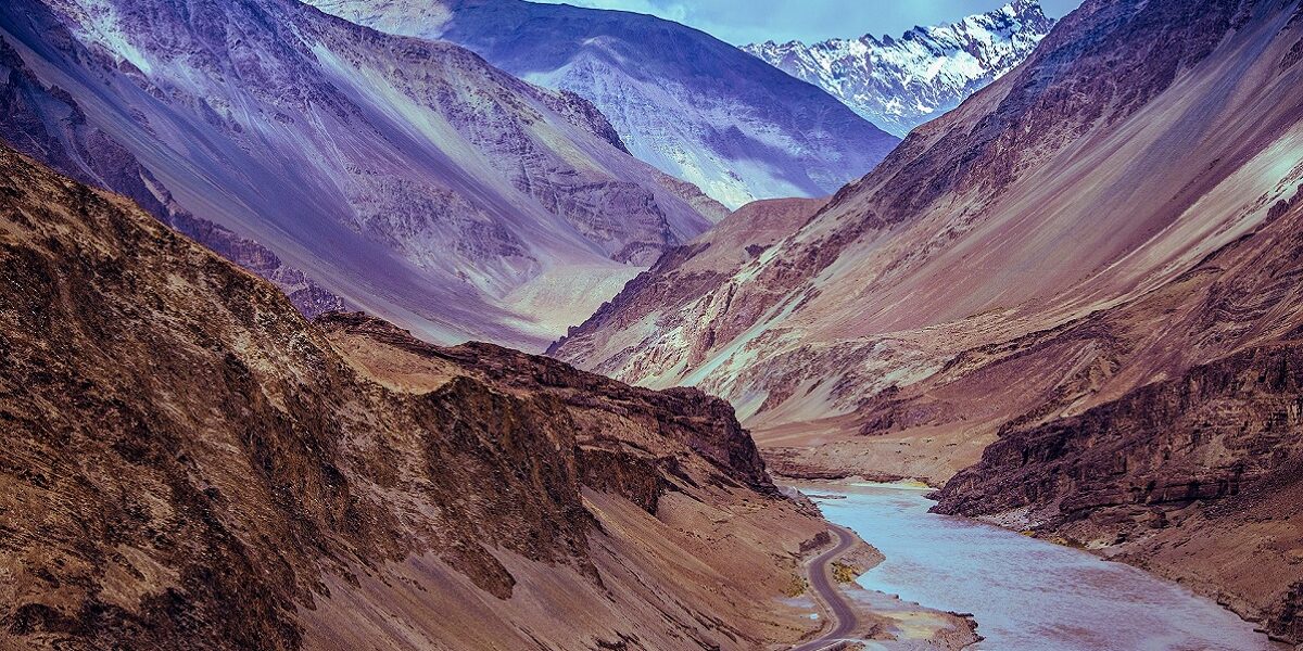 Discover Captivating Lakes and Rivers in Kashmir Valley