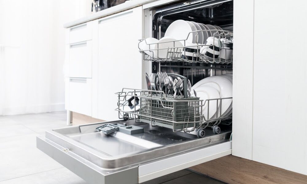 The Convenience and Efficiency of Dishwashers: A Must-Have Appliance for Every Home