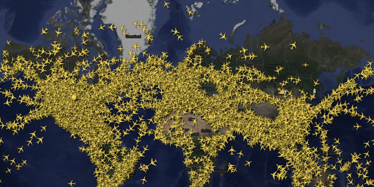 Sky-High Surge: Commercial Aviation Hits Record-Breaking Numbers with 134,386 Tracked Flights