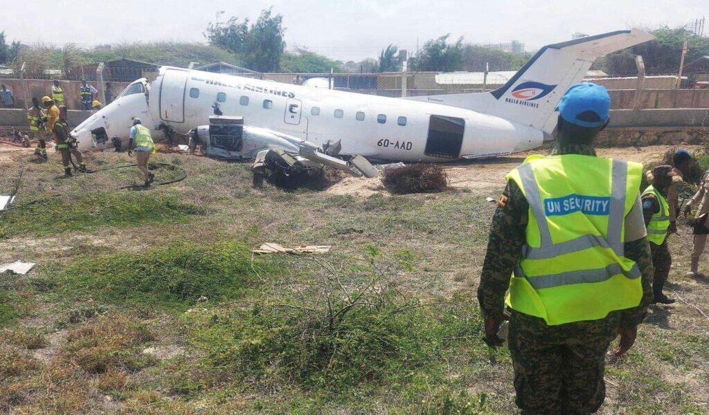 Halla Airlines Embraer EMB 120 Crashes After Landing in Mogadishu