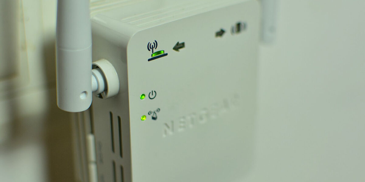 Netgear Extender LED Not Turning Green? Here’s the Solution!