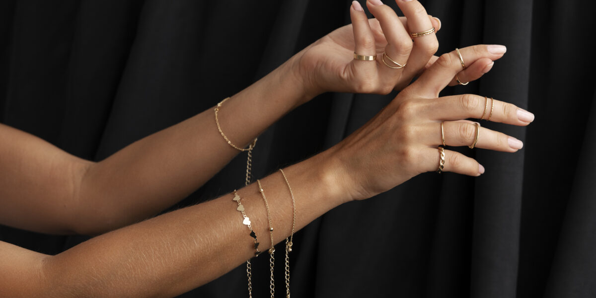 Top 10 Gold Bracelet Ideas and Inspiration for Women: Elevate Your Style!