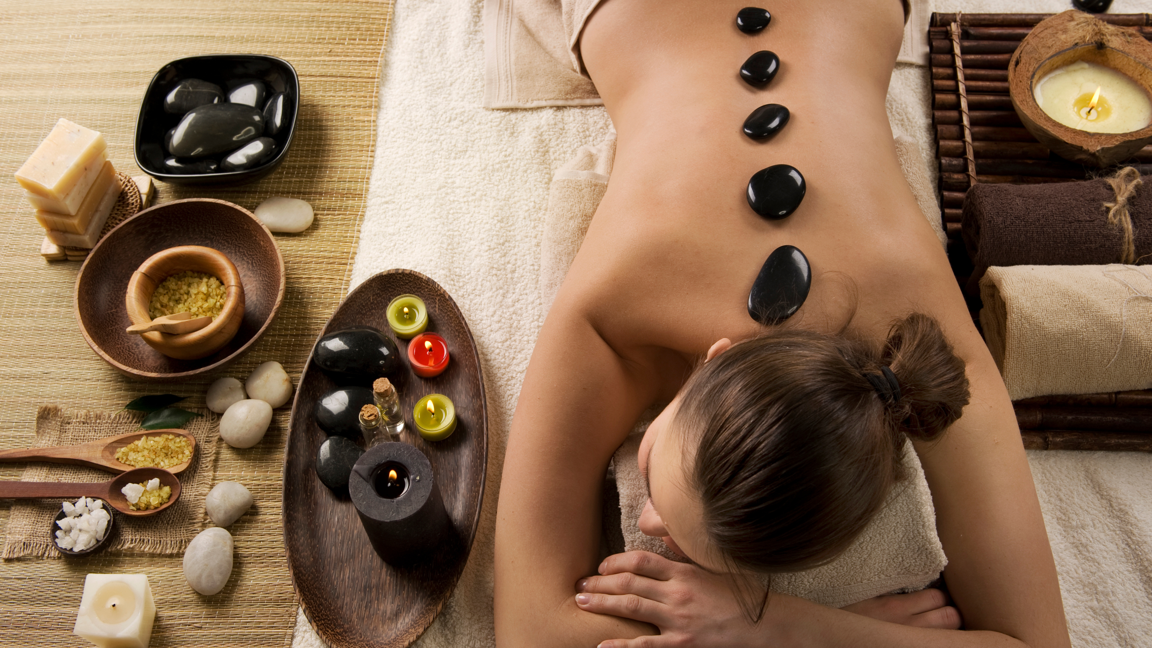 Discover 7 Therapeutic Benefits of Hot Stone Massage