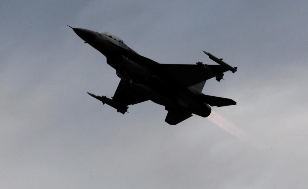 F-16 jet crashes in South Korea