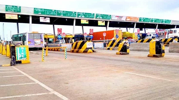 Toll Tax vs FASTag: Why Digital Payments Are the Future of Travel